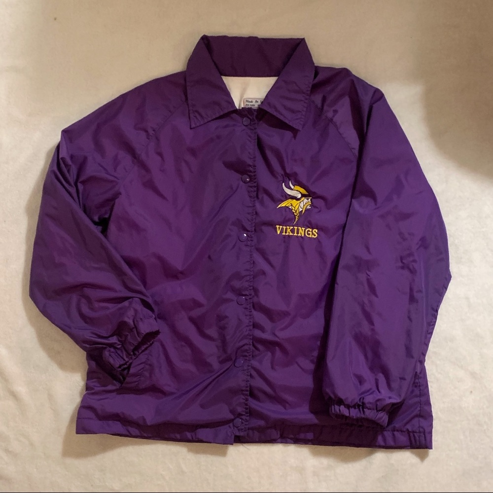 90’s Vintage Minnesota Vikings windbreaker.